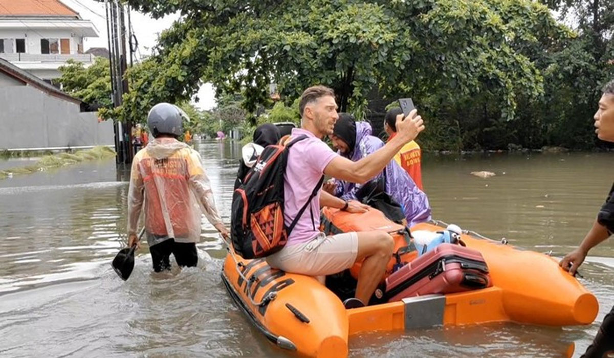 Banjir Terjang Dewi Sri Legian, Wisatawan Panik dan Terjebak di Tengah Genangan